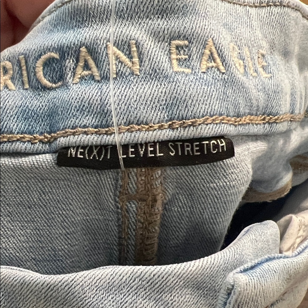 American Eagle Outfitters Light Wash Jean Shorts - Picture 2 of 3
